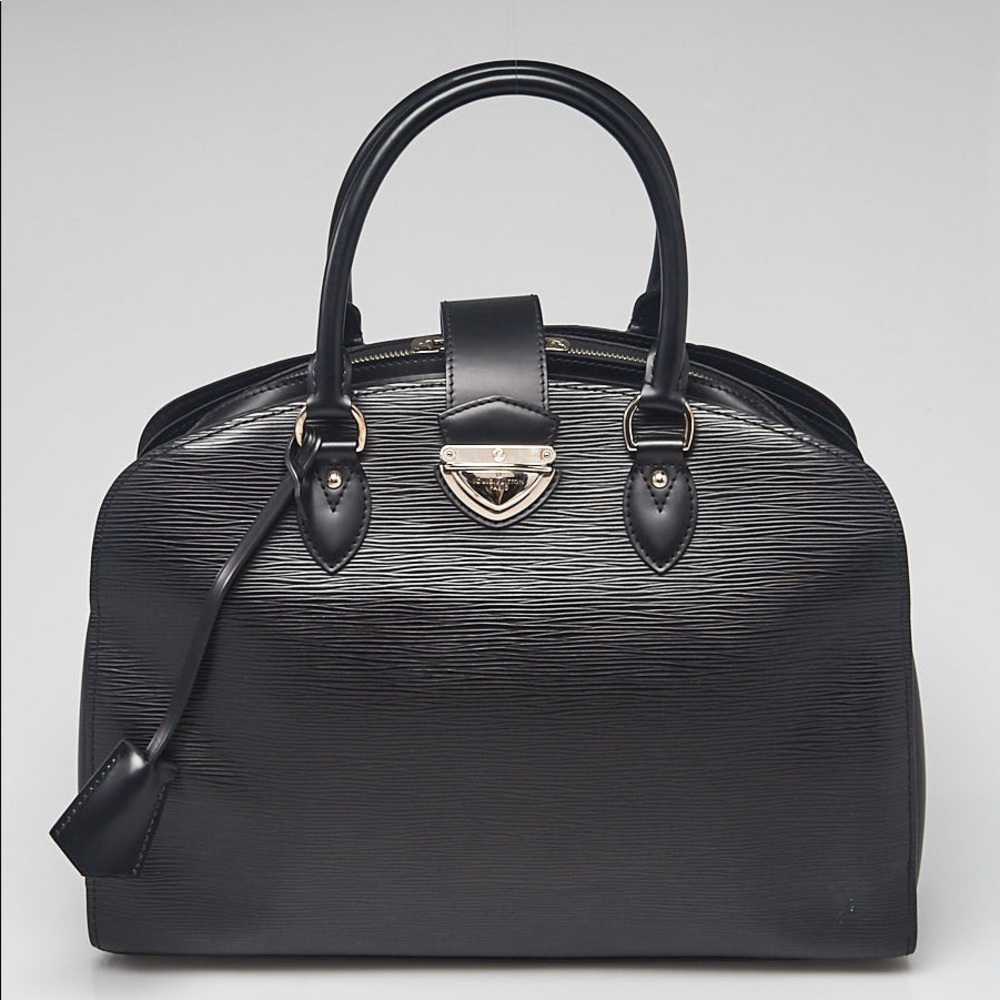 LOUIS VUITTON
Black Epi Leather Pont-Neuf GM Bag - Picture 1 of 7